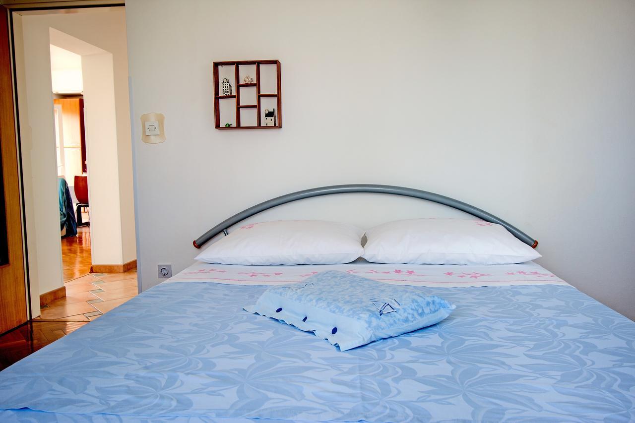 Valeriana Apartment Pula Bagian luar foto
