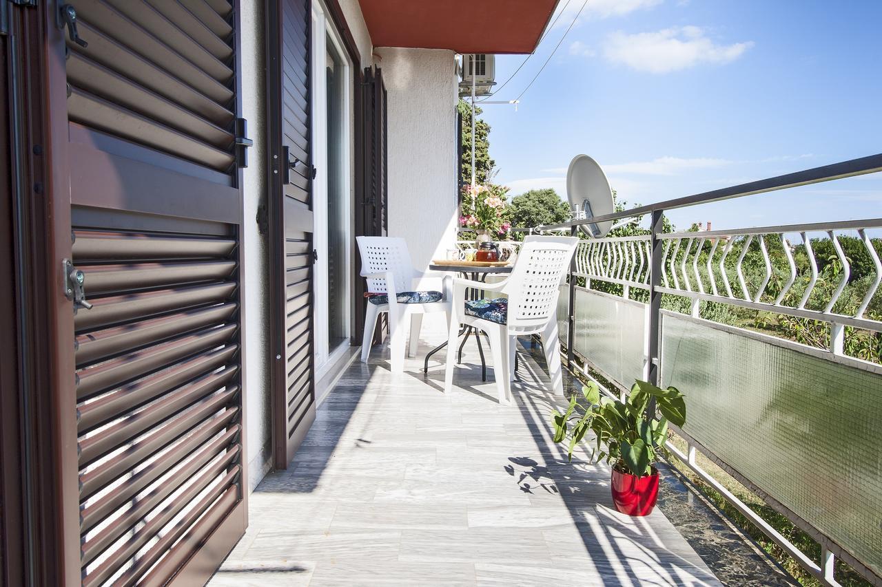 Valeriana Apartment Pula Bagian luar foto